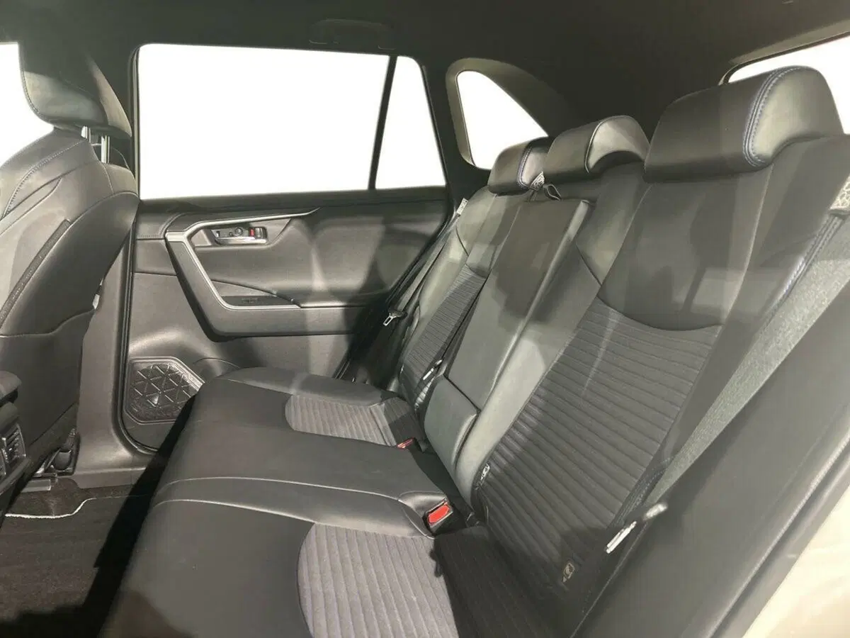 Toyota Rav4 usata a Lecco (12)