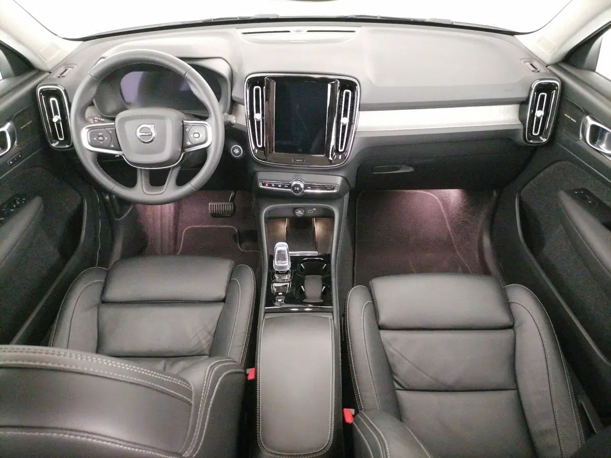 Volvo XC40 usata a Roma (9)