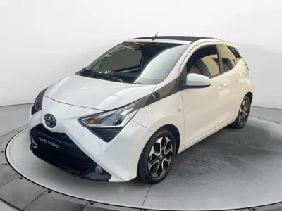 Toyota Aygo 1.0 VVT-i 72 CV 5 porte x-clusiv del 2019 usata a Imola