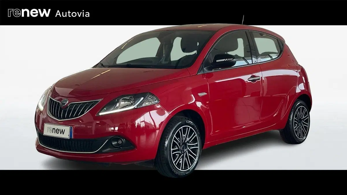 Lancia Ypsilon usata a Catania
