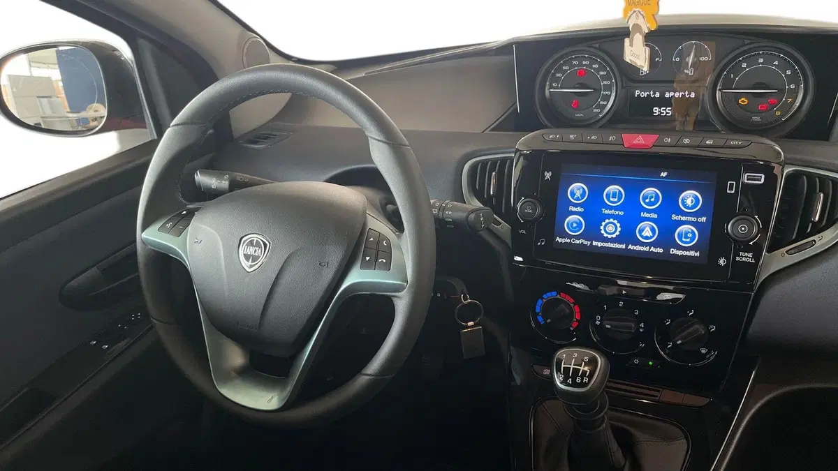 Lancia Ypsilon usata a Catania (12)