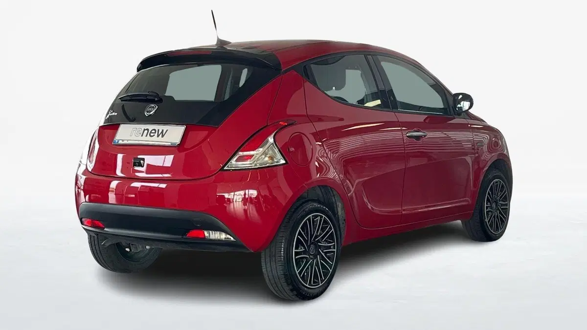 Lancia Ypsilon usata a Catania (2)