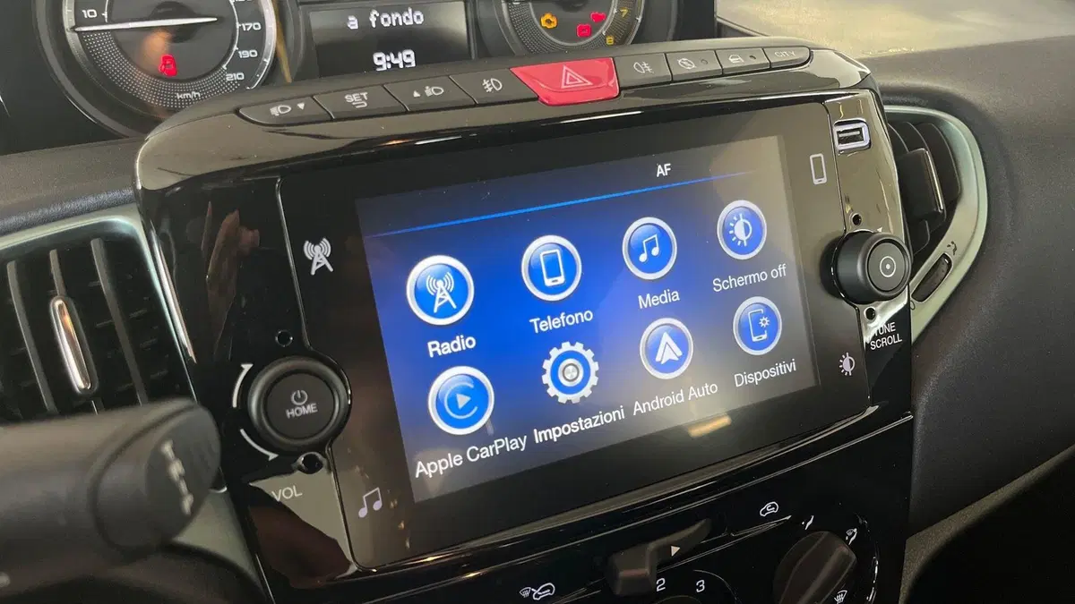 Lancia Ypsilon usata a Catania (6)