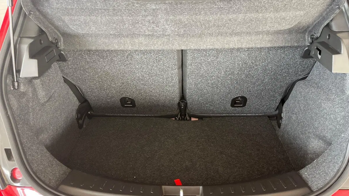 Lancia Ypsilon usata a Catania (9)