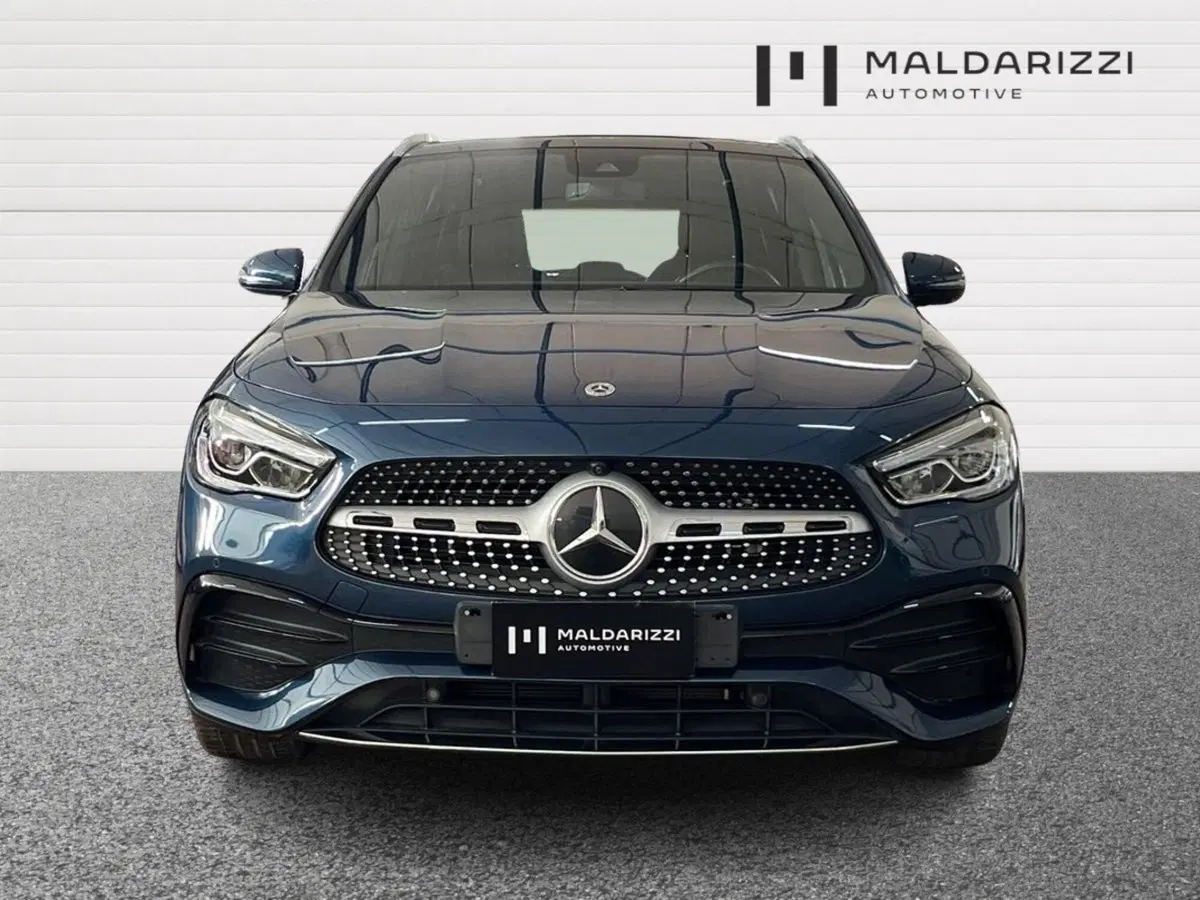 Mercedes-Benz GLA SUV usata a Bari (2)