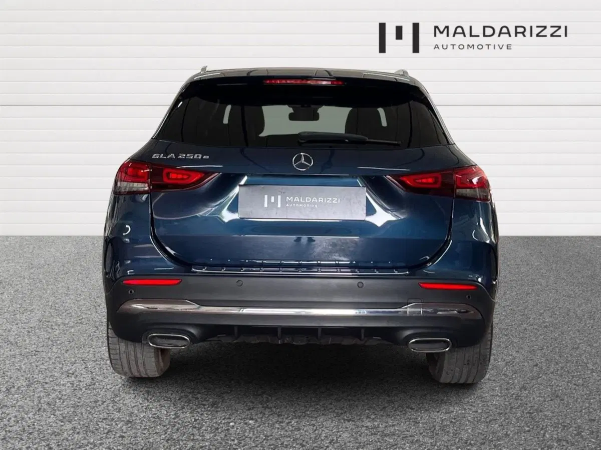 Mercedes-Benz GLA SUV usata a Bari (3)