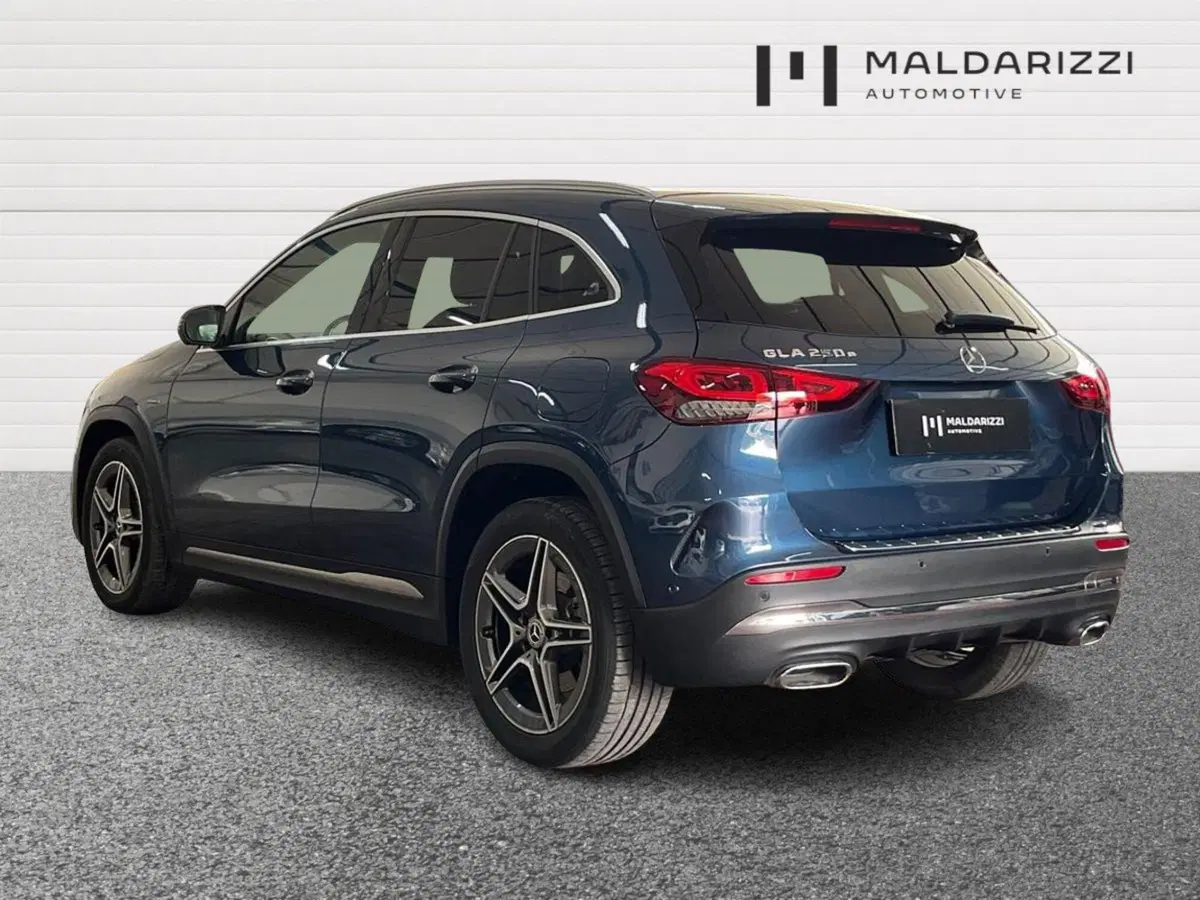 Mercedes-Benz GLA SUV usata a Bari (4)