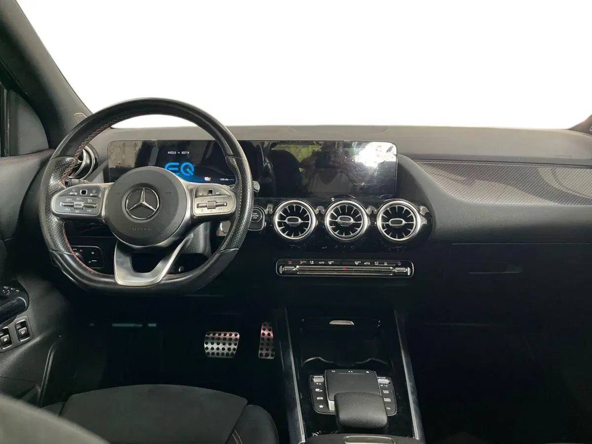 Mercedes-Benz GLA SUV usata a Bari (8)