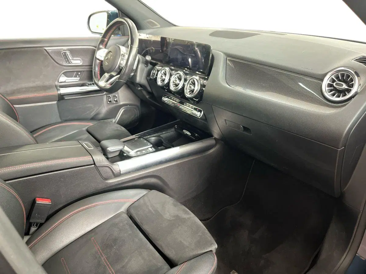 Mercedes-Benz GLA SUV usata a Bari (9)