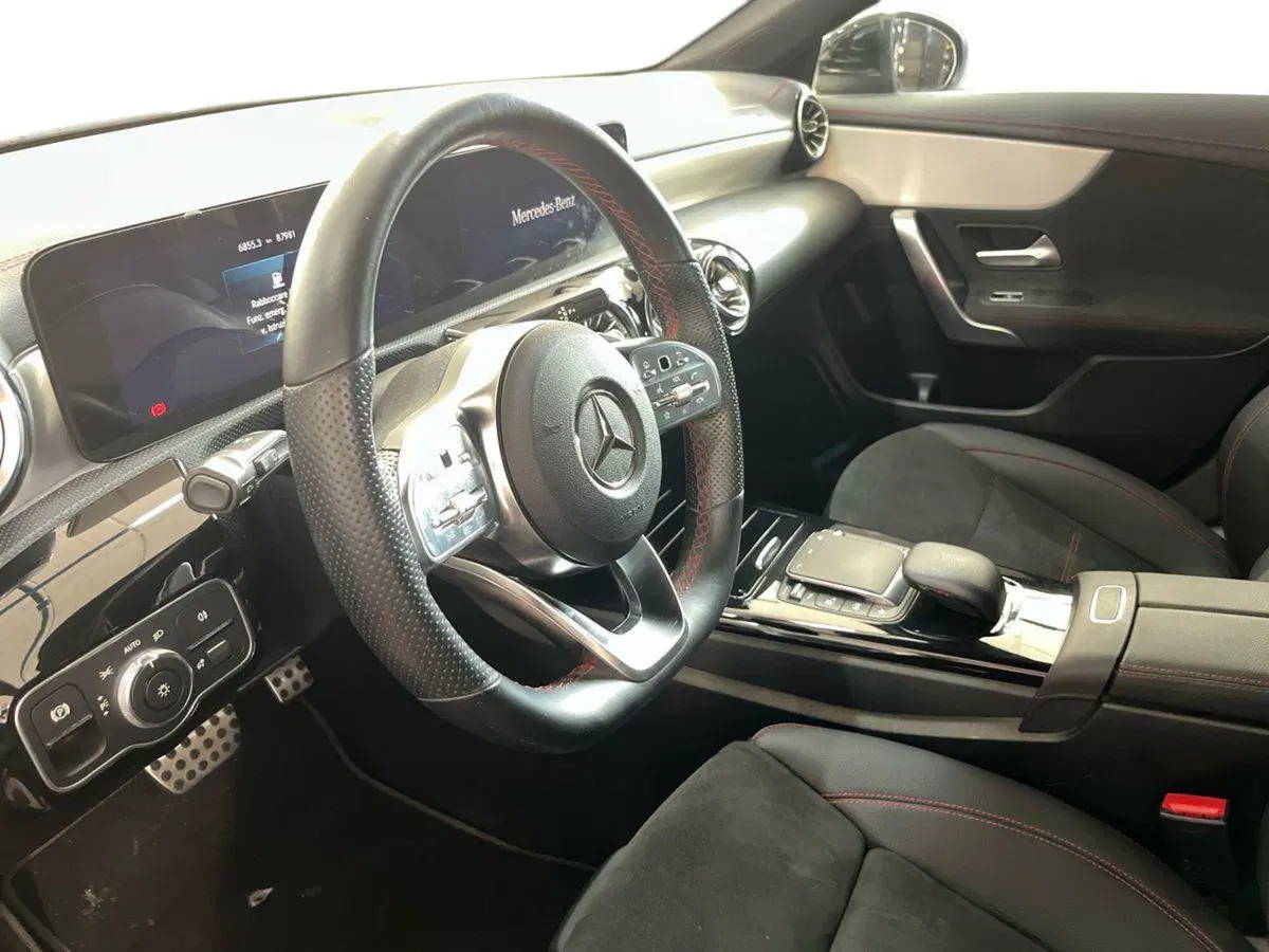 Mercedes-Benz CLA Shooting Brake usata a Bari (7)