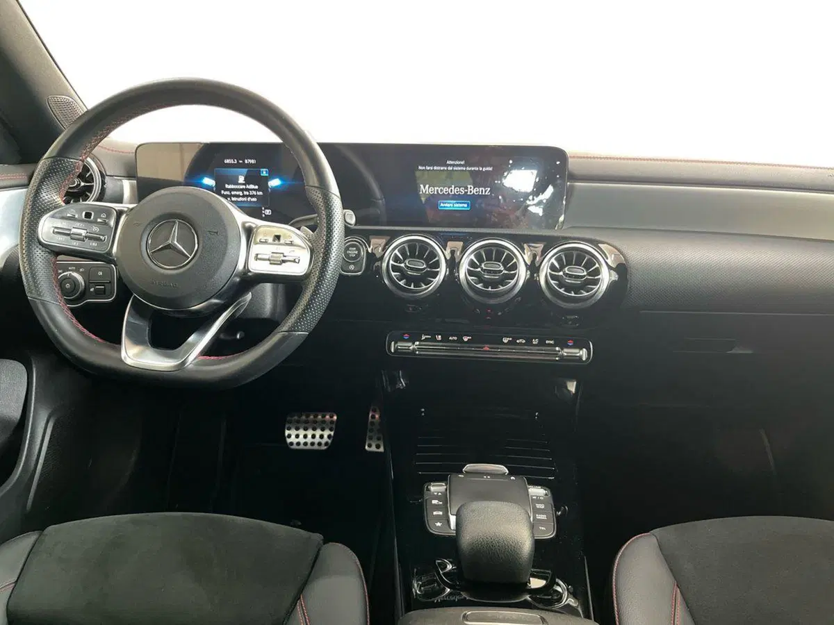 Mercedes-Benz CLA Shooting Brake usata a Bari (8)