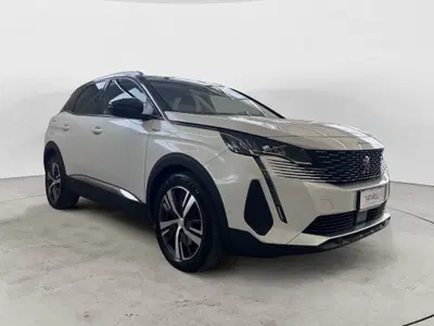 Peugeot 3008 Hybrid 225 e-EAT8 Allure Pack del 2021 usata a Monopoli