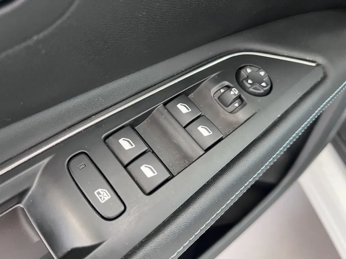 Peugeot 3008 usata a Bari (15)