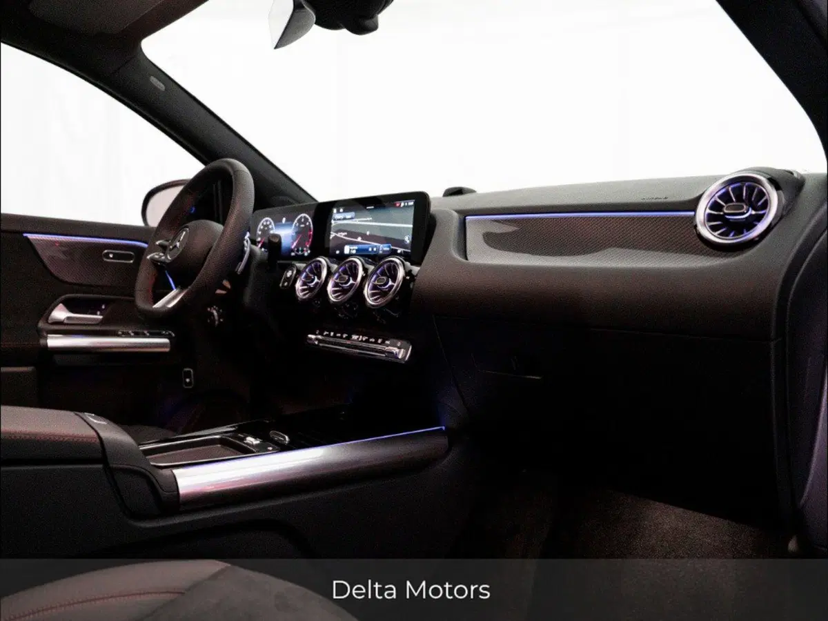 Mercedes-Benz GLA SUV nuova a Macerata (16)