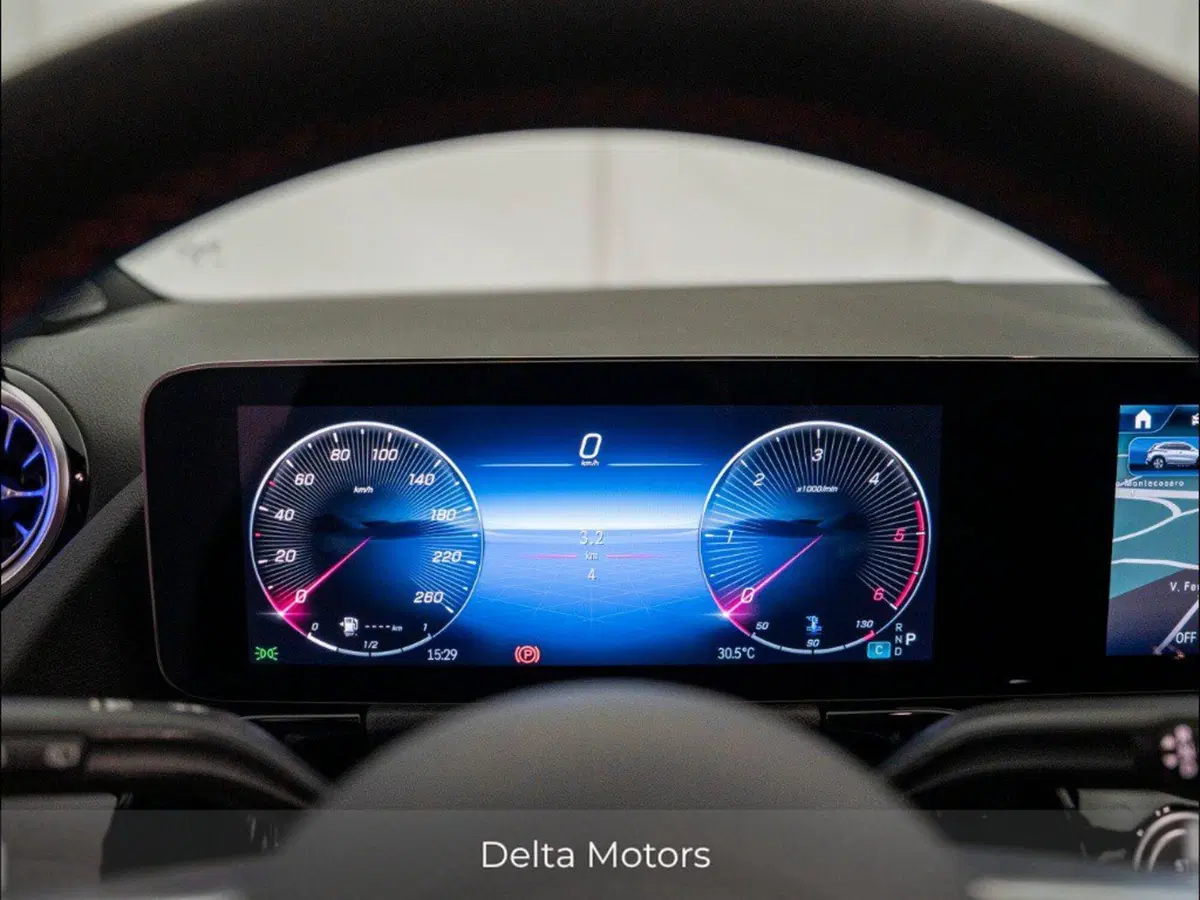 Mercedes-Benz GLA SUV nuova a Macerata (19)