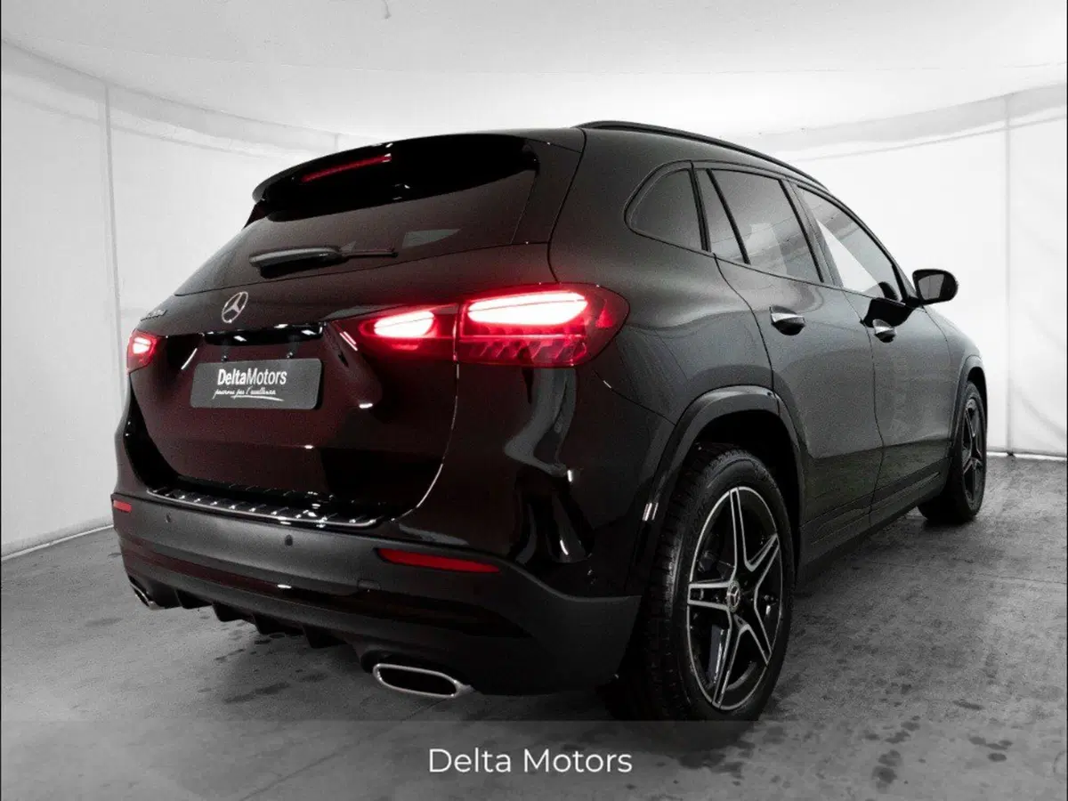 Mercedes-Benz GLA SUV nuova a Macerata (4)