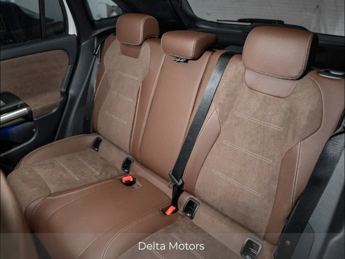 Mercedes-Benz GLA SUV nuova a Macerata (12)