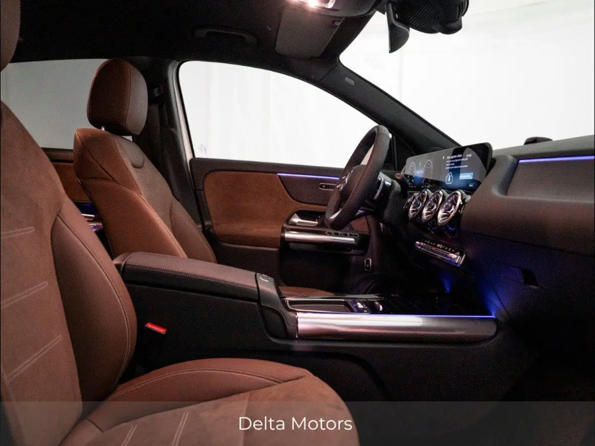 Mercedes-Benz GLA SUV nuova a Macerata (18)