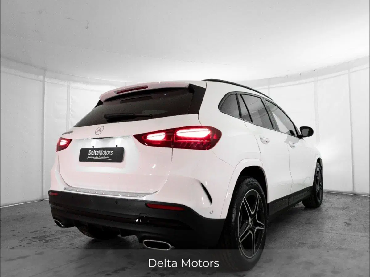 Mercedes-Benz GLA SUV nuova a Macerata (4)