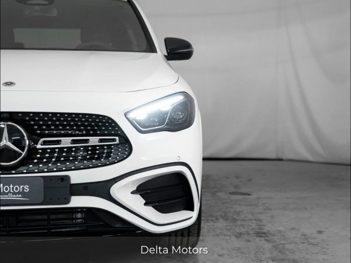 Mercedes-Benz GLA SUV nuova a Macerata (6)