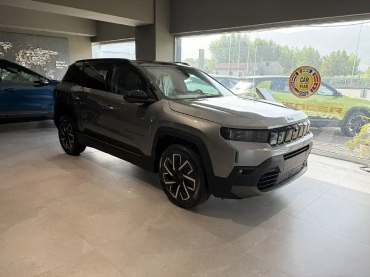 Jeep Compass nuova a Benevento (2)