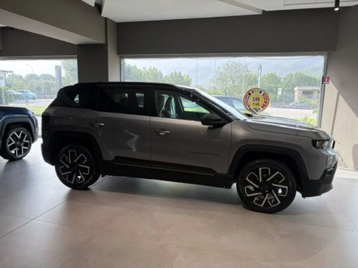 Jeep Compass nuova a Benevento (6)