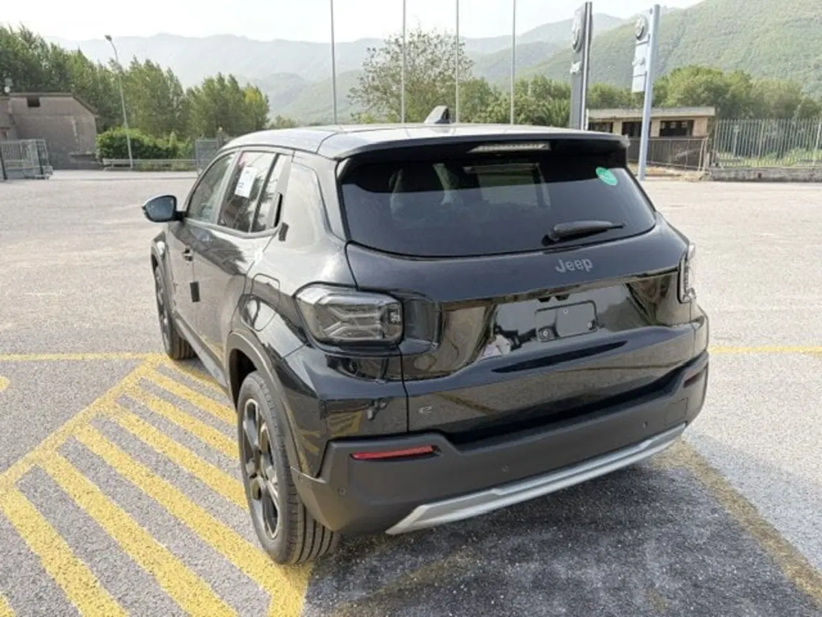 Jeep Avenger nuova a Benevento (10)