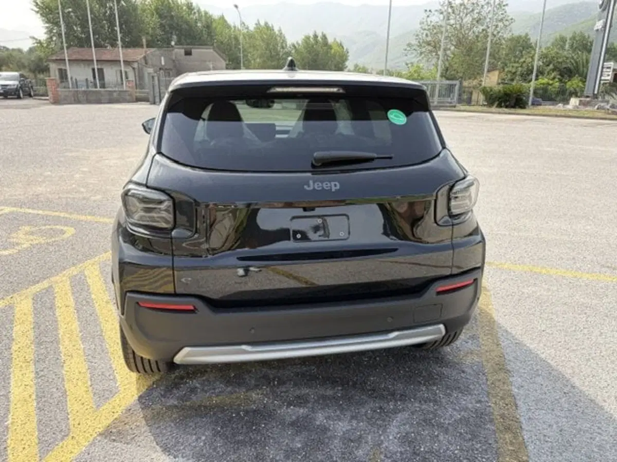 Jeep Avenger nuova a Benevento (11)