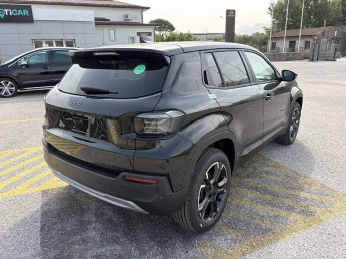 Jeep Avenger nuova a Benevento (12)