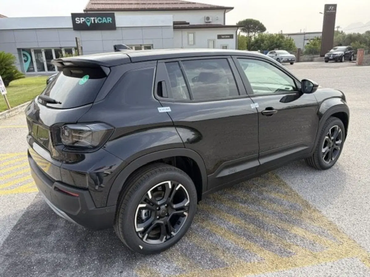 Jeep Avenger nuova a Benevento (13)