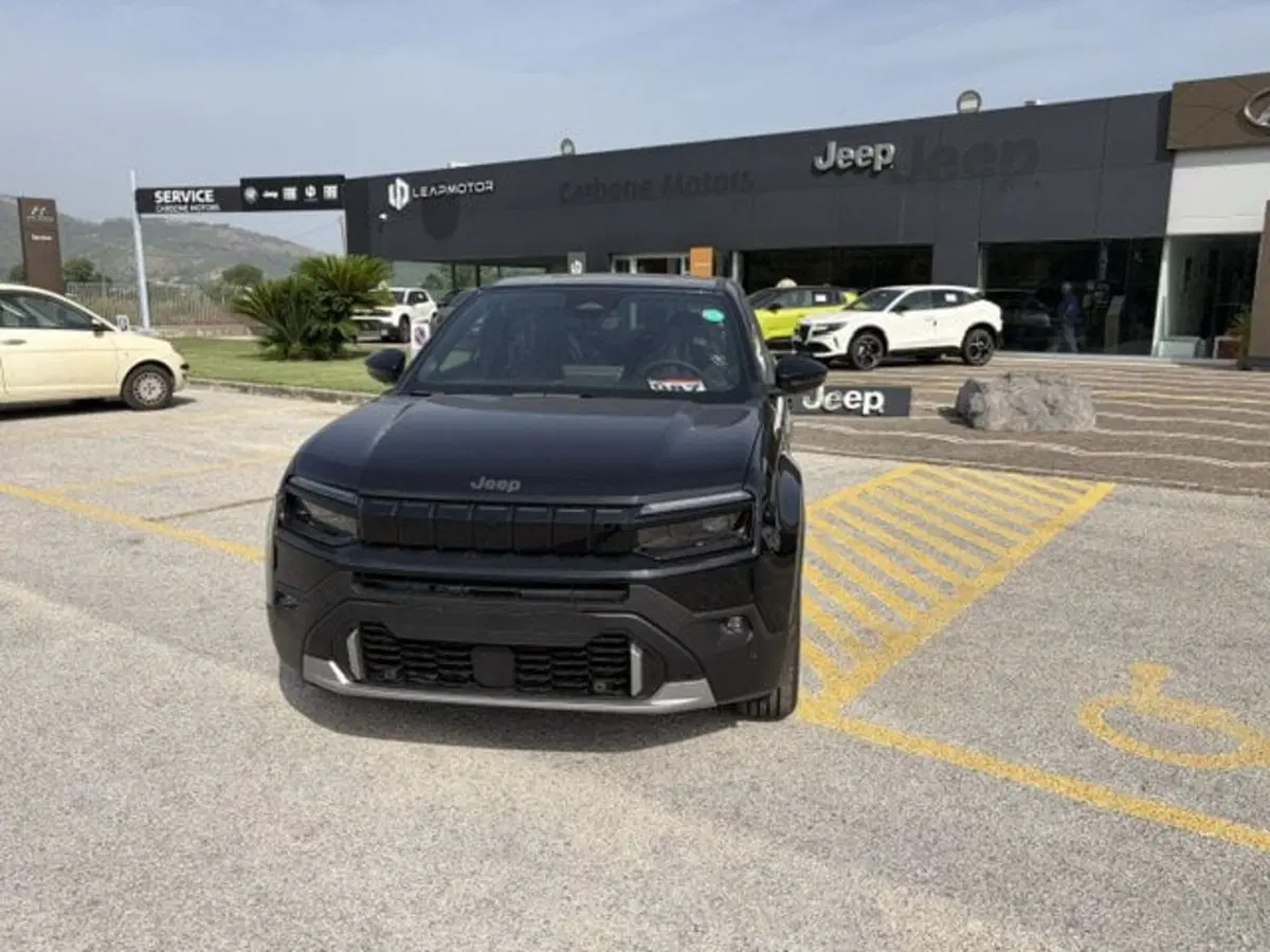Jeep Avenger nuova a Benevento (4)