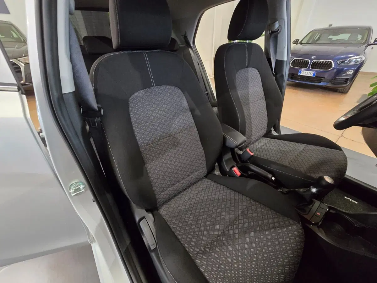 Kia Picanto usata a Rimini (12)