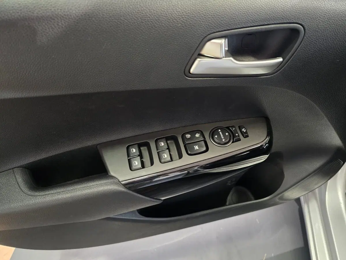 Kia Picanto usata a Rimini (9)