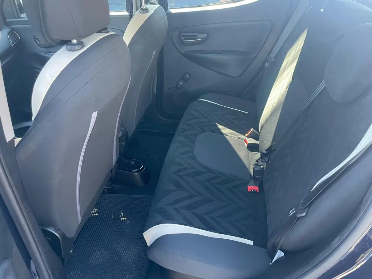 Lancia Ypsilon usata a Lucca (14)