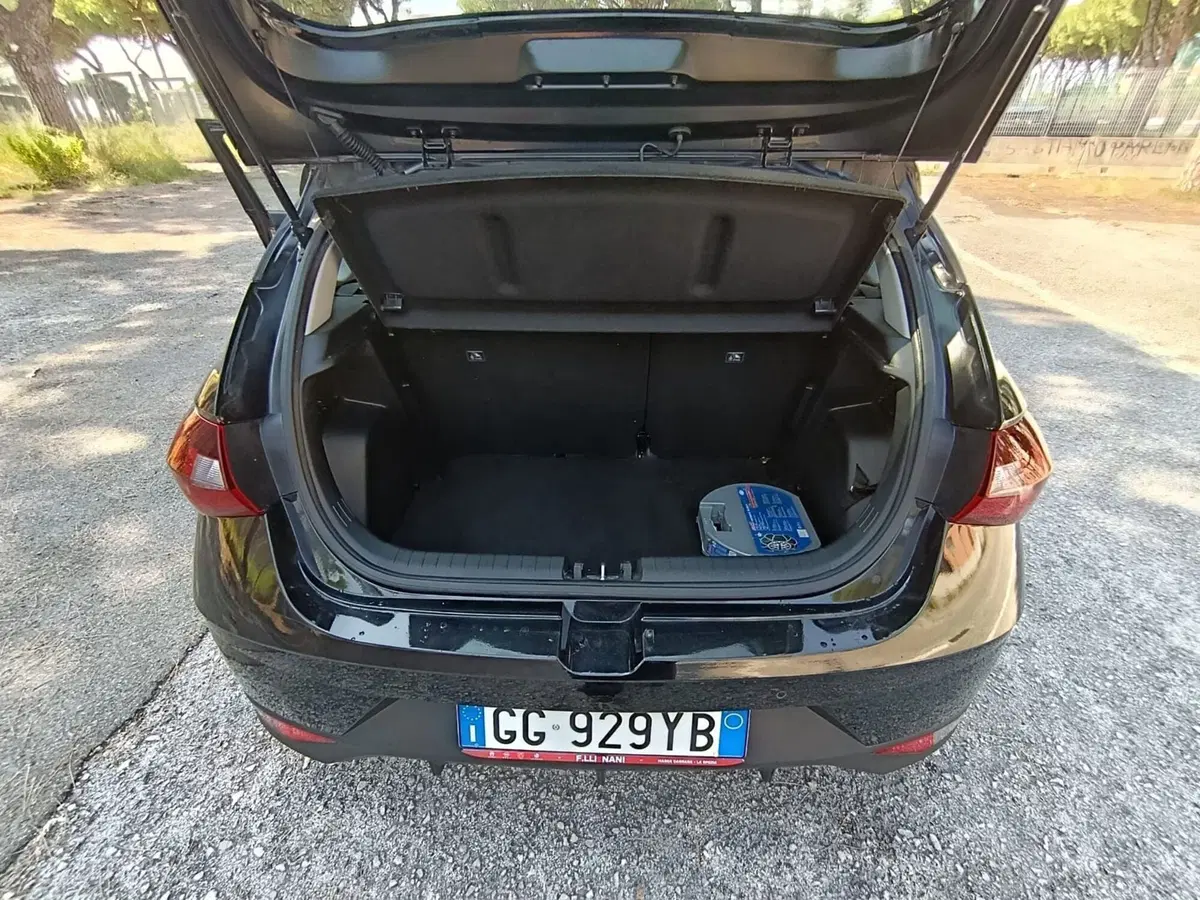 Hyundai i20 usata a Massa-Carrara (14)