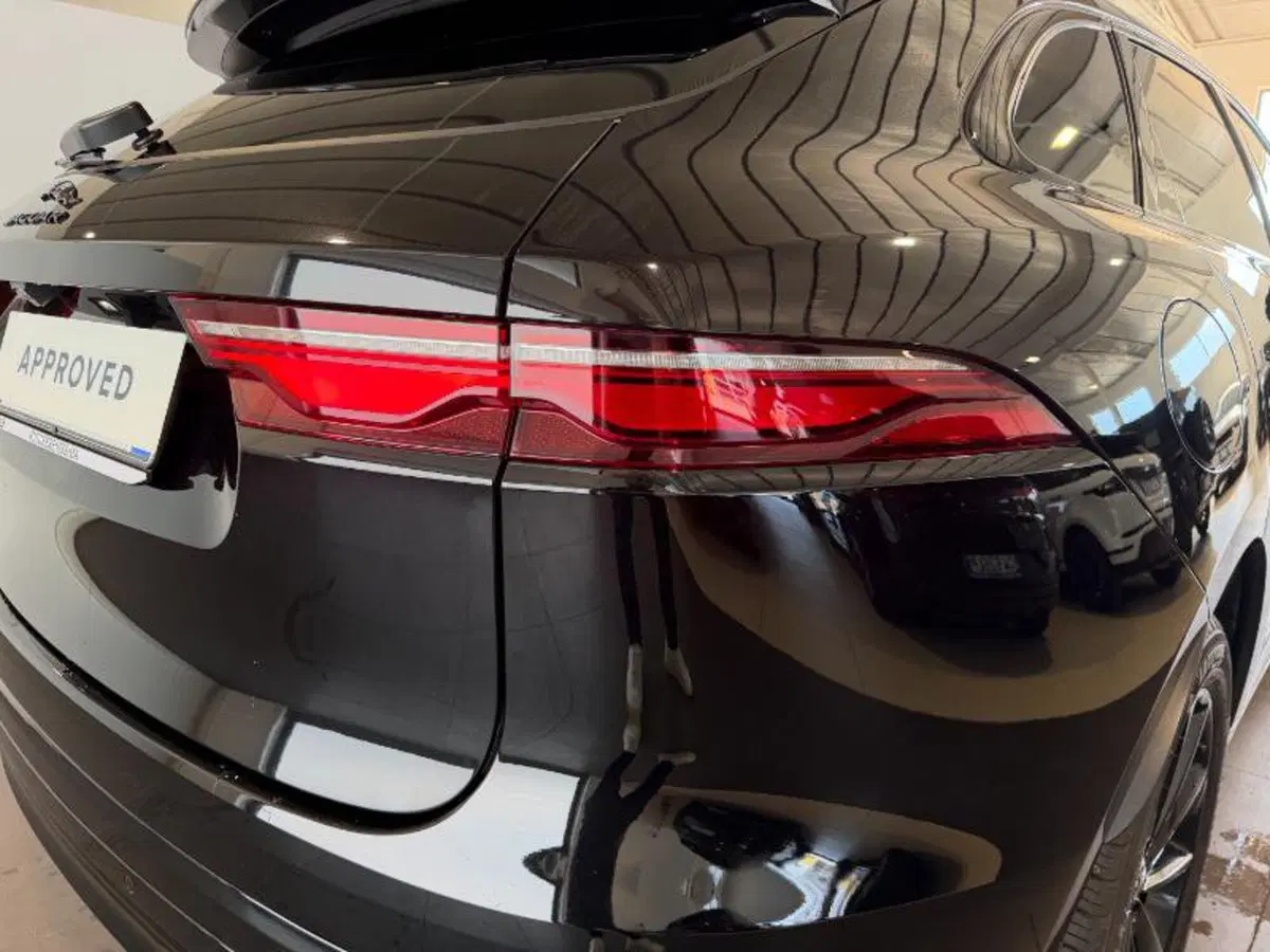 Jaguar F-Pace usata a Venezia (10)
