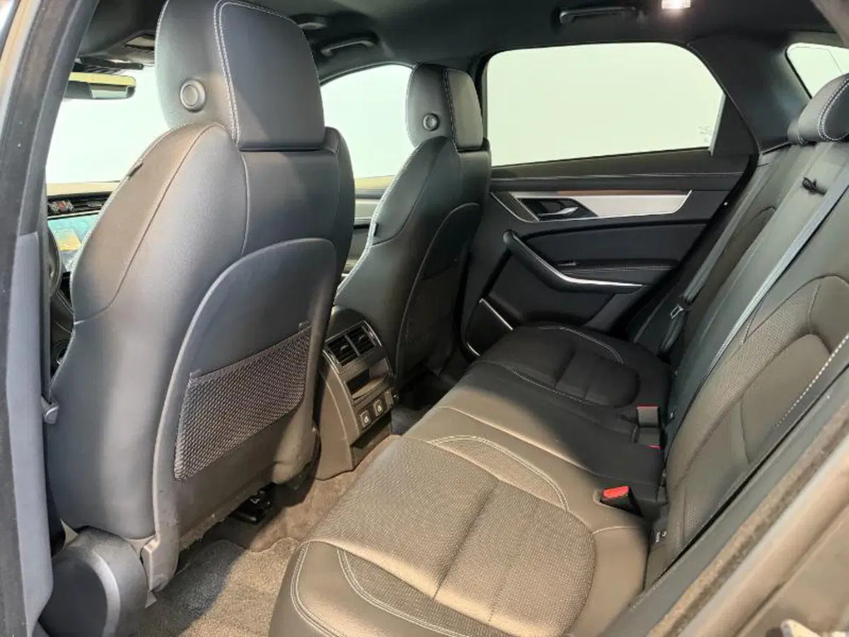 Jaguar F-Pace usata a Venezia (13)