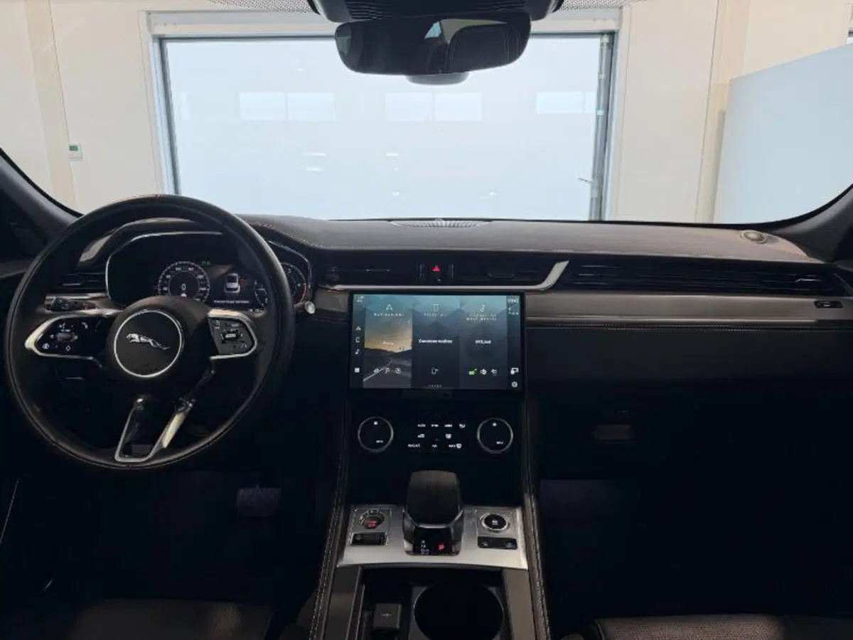 Jaguar F-Pace usata a Venezia (17)