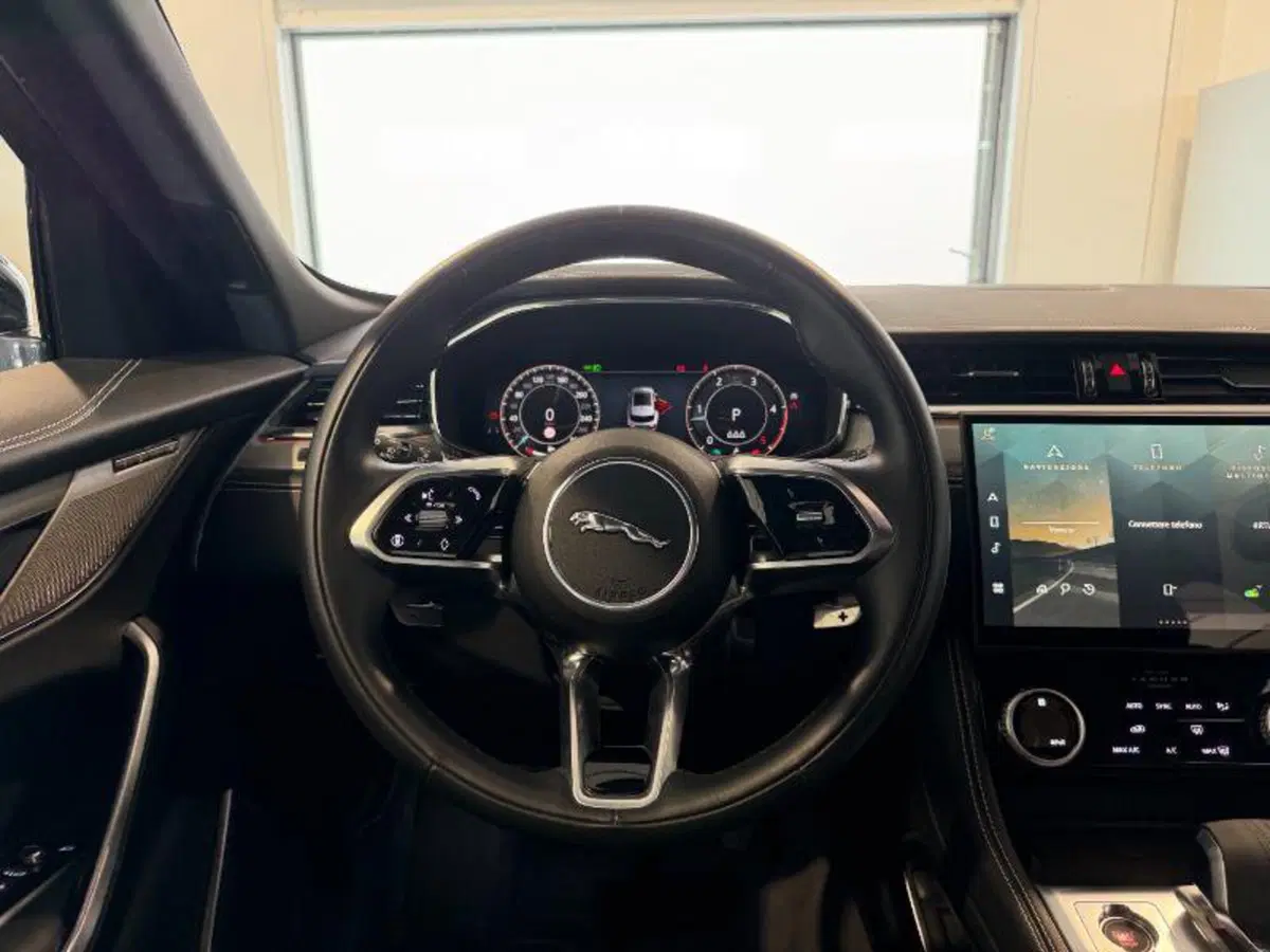 Jaguar F-Pace usata a Venezia (18)