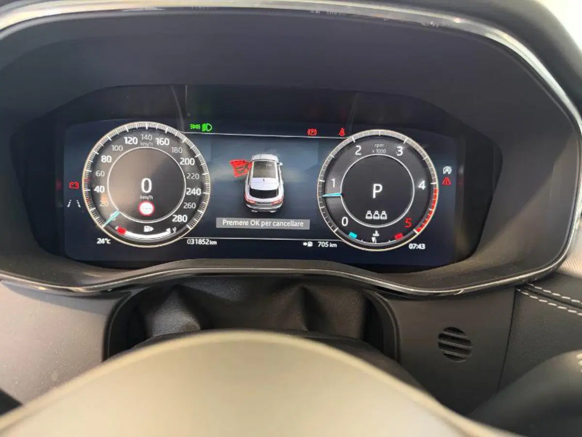 Jaguar F-Pace usata a Venezia (19)