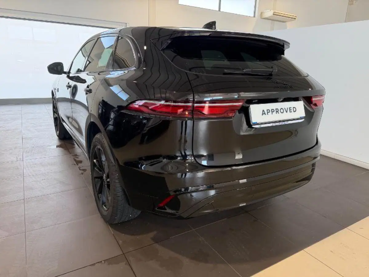 Jaguar F-Pace usata a Venezia (3)
