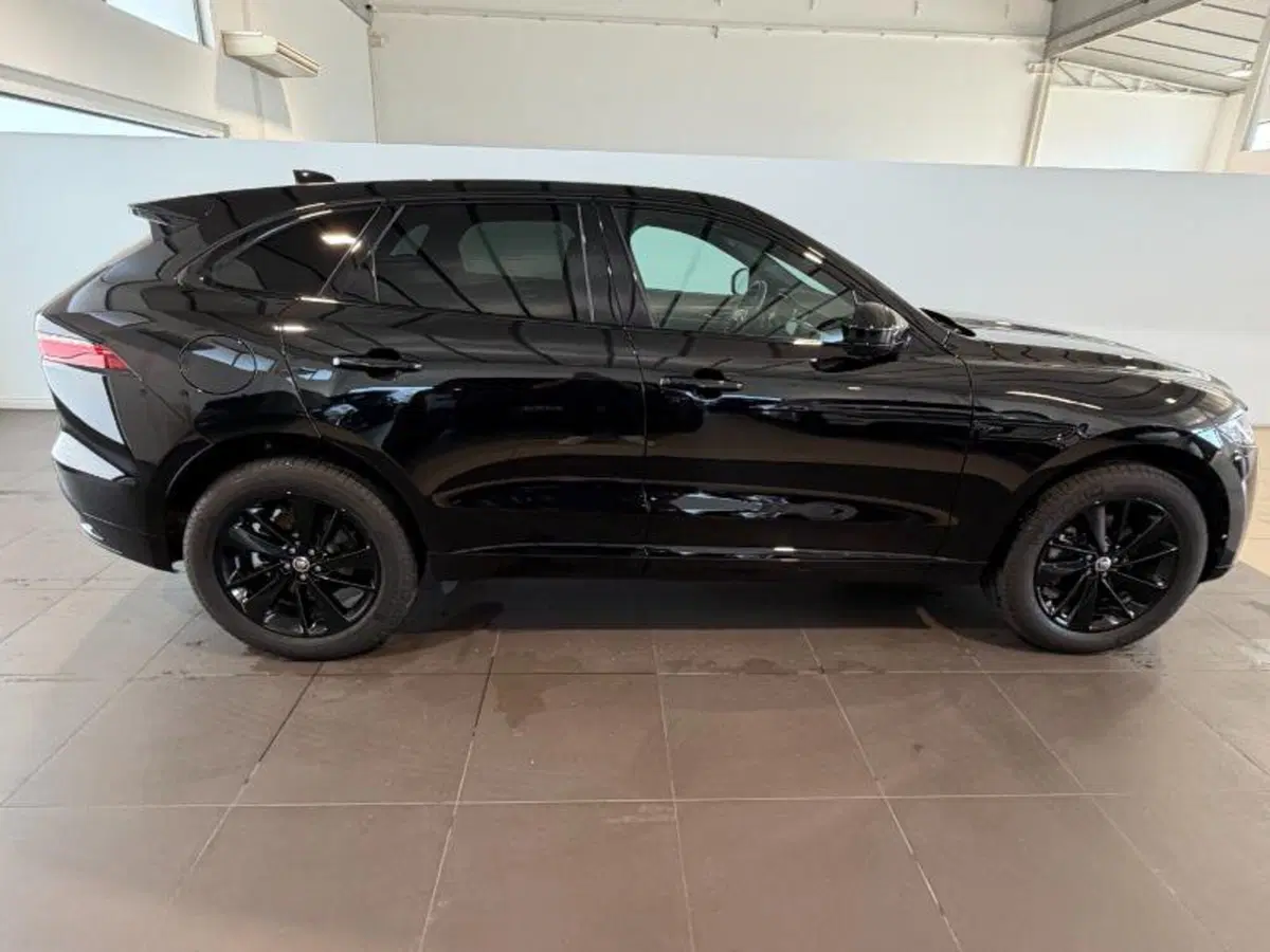 Jaguar F-Pace usata a Venezia (6)