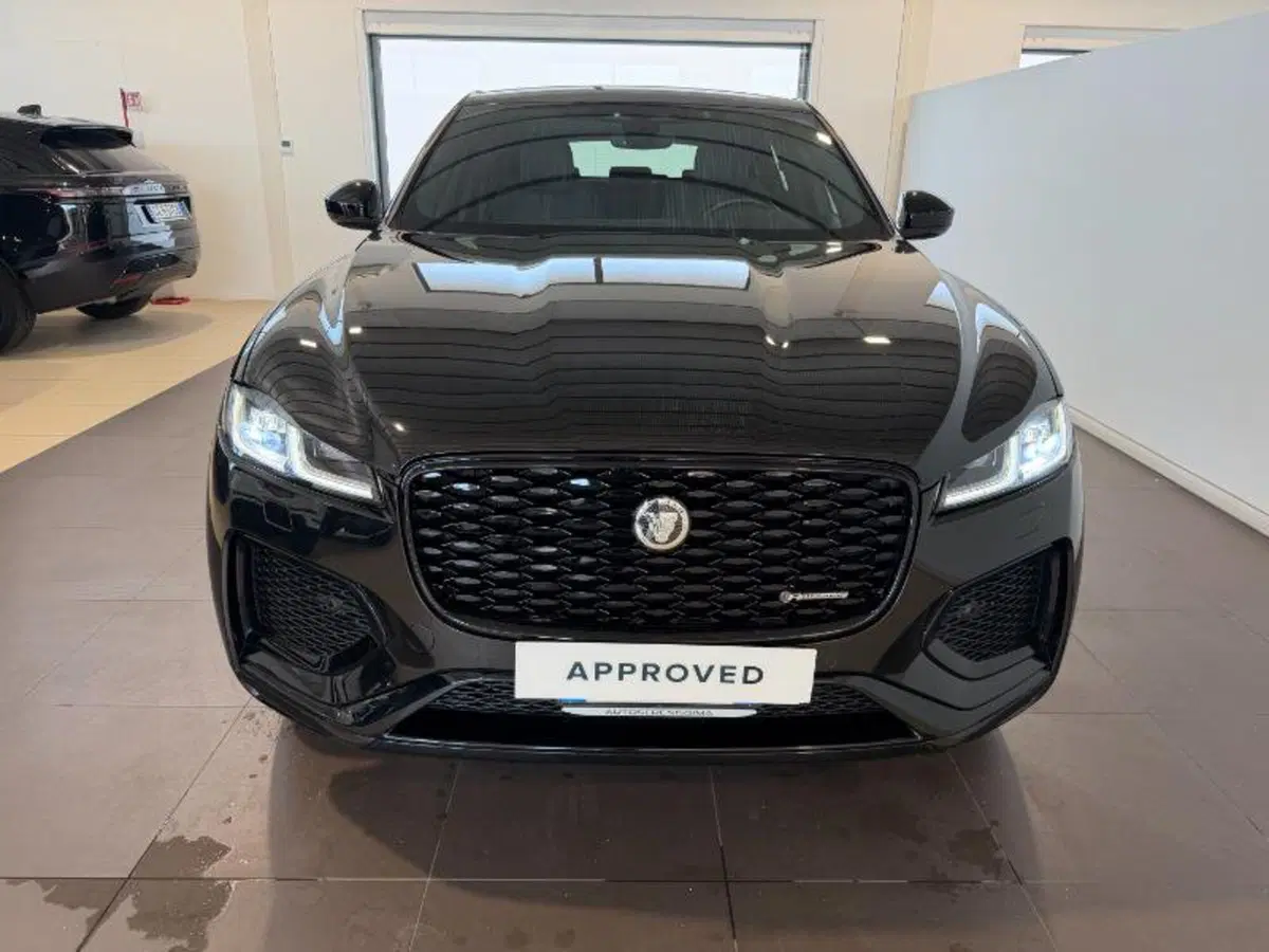 Jaguar F-Pace usata a Venezia (8)