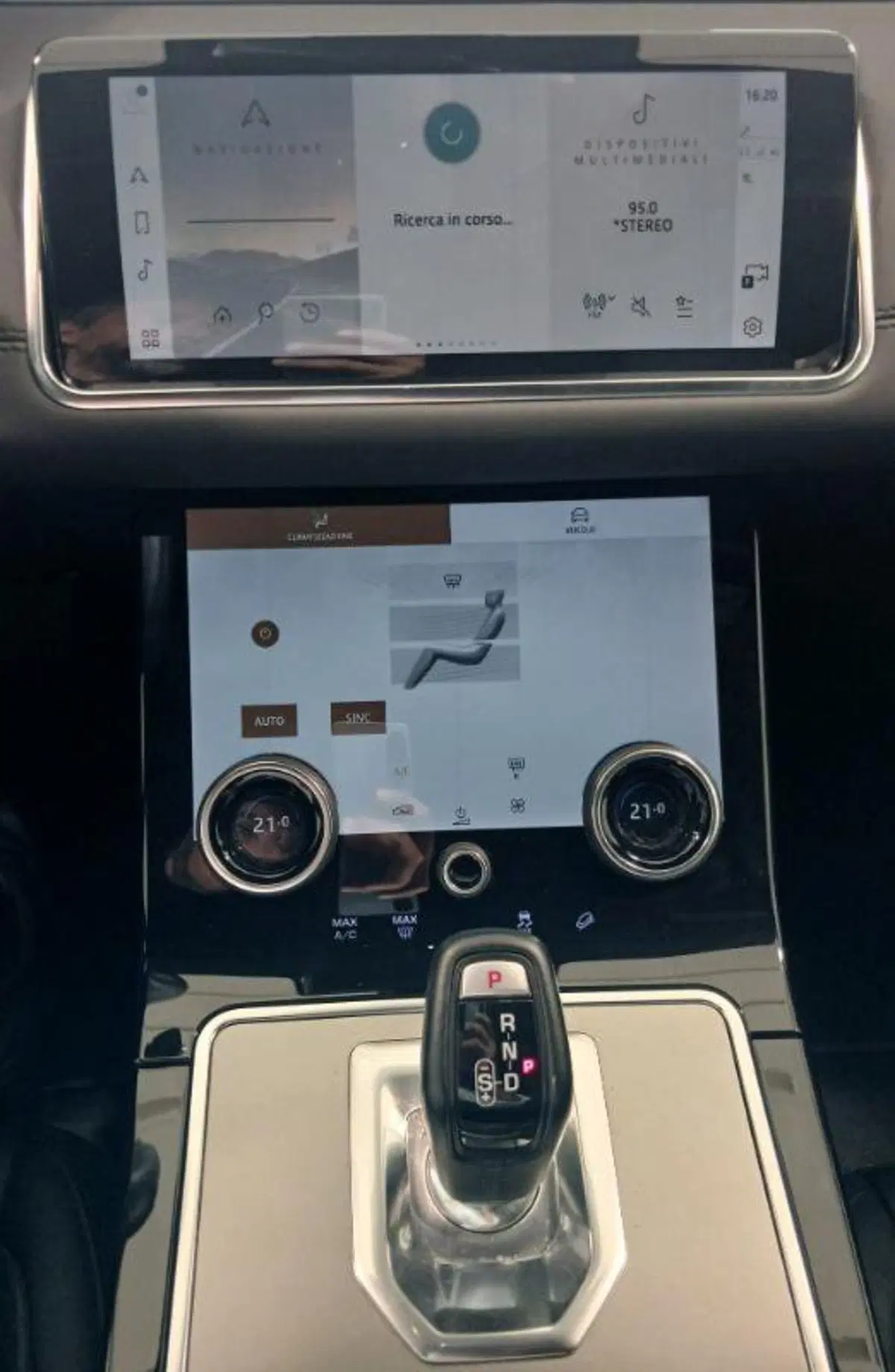 Land Rover Range Rover Evoque usata a Venezia (16)
