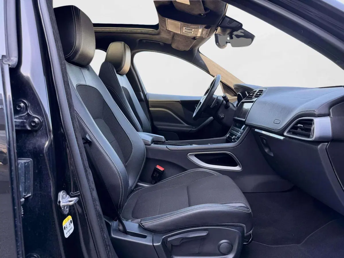 Jaguar F-Pace usata a Siena (3)