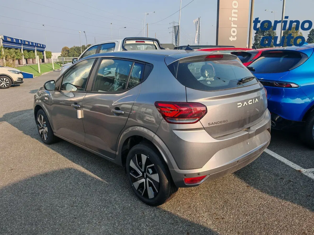 Dacia Sandero nuova a Torino (4)