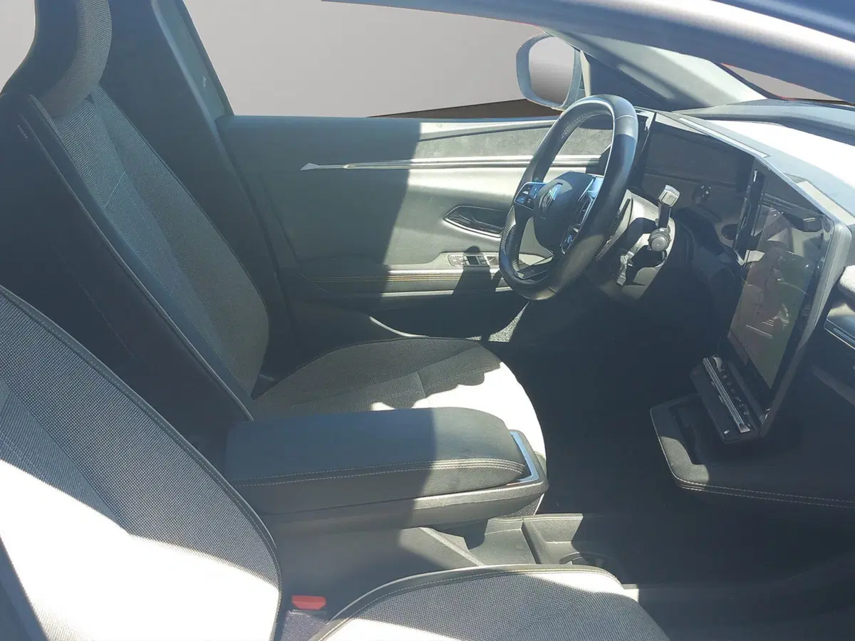 Renault Megane E-Tech Electric usata a Macerata (7)