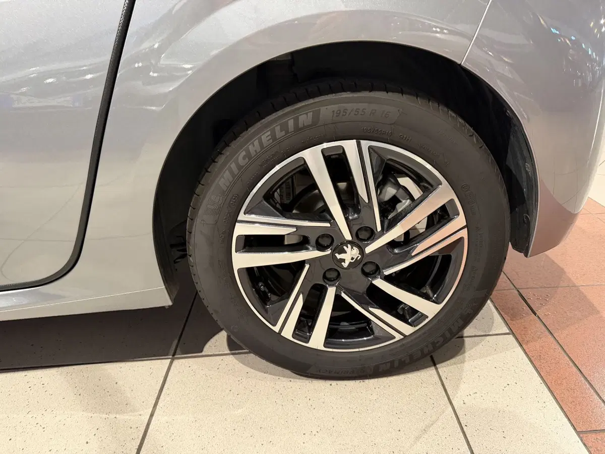 Peugeot 208 usata a Genova (15)