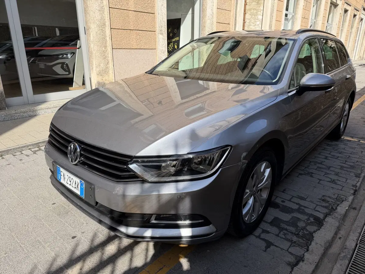 Volkswagen Passat Variant usata a Genova