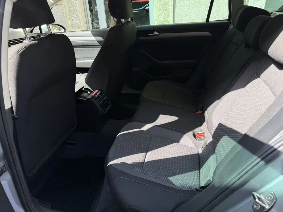 Volkswagen Passat Variant usata a Genova (11)